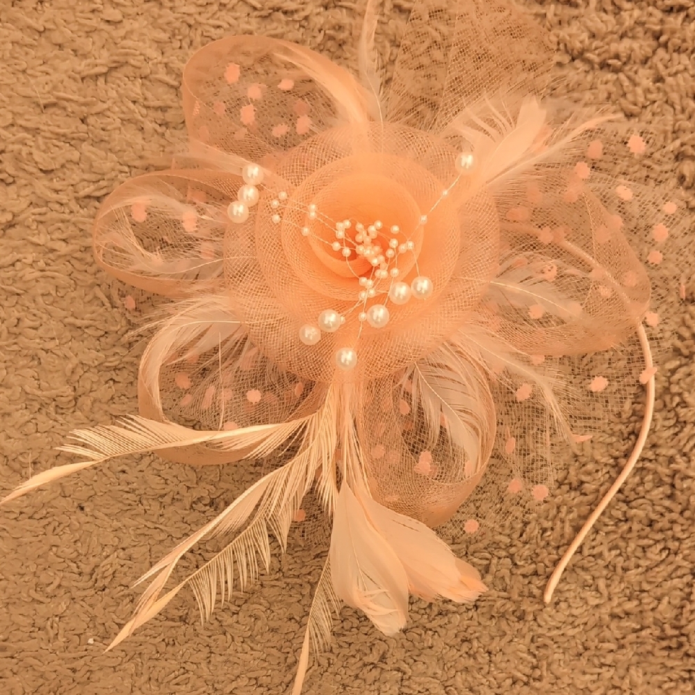 Elegant Peach Fascinator with Pearls